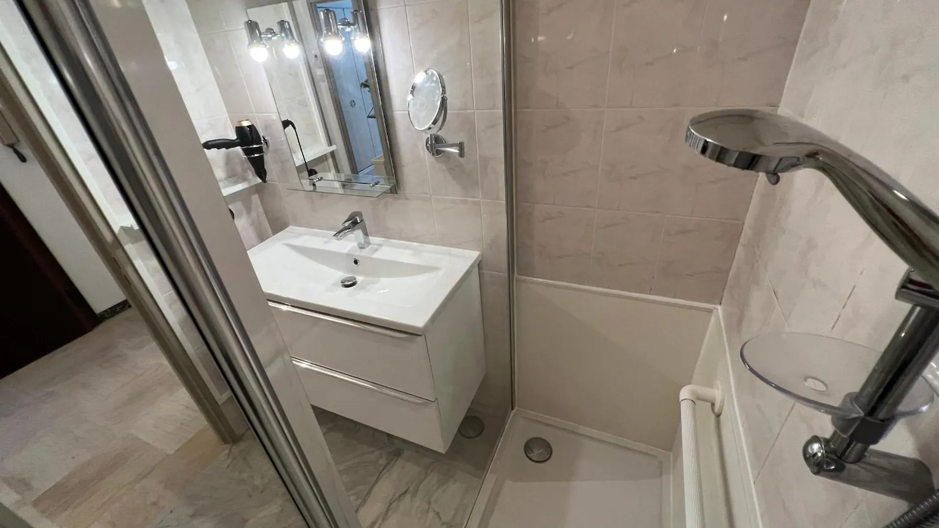 Antibes - 4 People - Parking - Terrace Apartment France